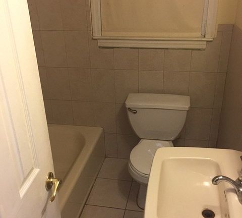 4th image of 306 Clarendon St #1