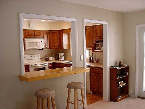 3rd image of 26419 Sweetbriar Dr