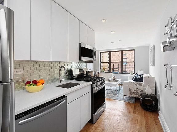 3rd image of 13317 Sanford Ave #5M