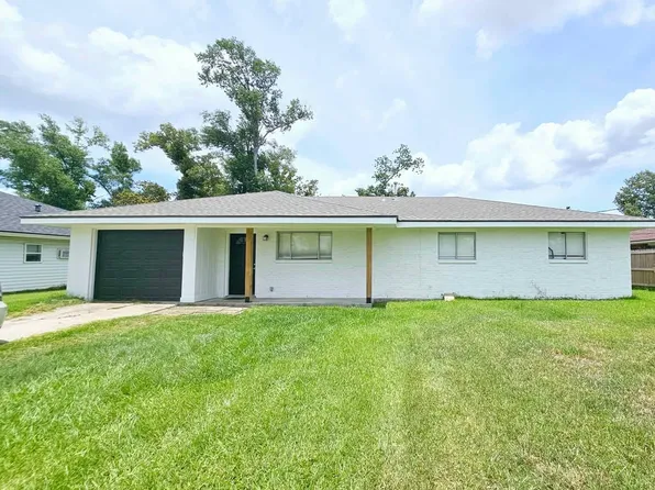 1909 Palermo Dr, Sulphur, LA 70663