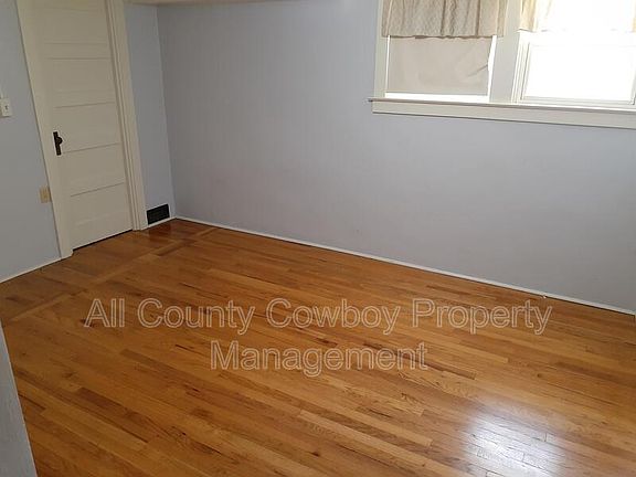 5th image of 1210 E Garfield St #Basement