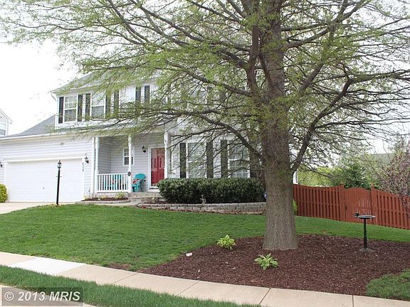 2nd image of 608 Newington Pl NE