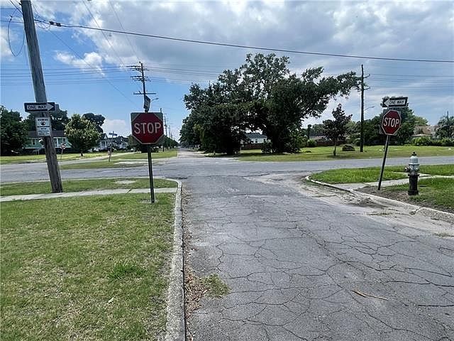 2nd image of 5702 Cameron Blvd