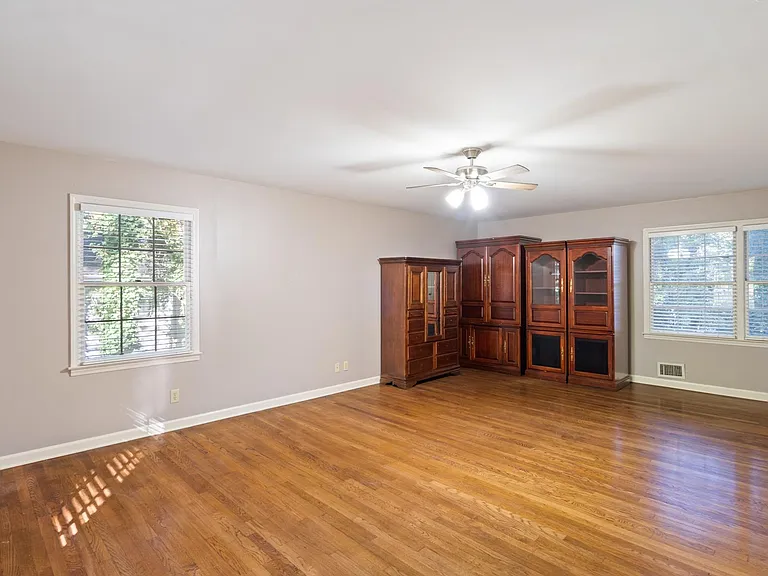 415 Amberidge Trl — Photo 16