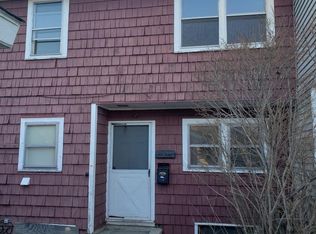 17 Blue Hl W, Bangor, ME 04401