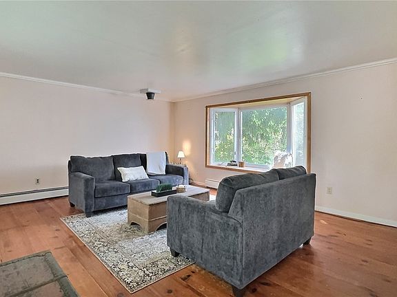 5th image of 7515 Main St