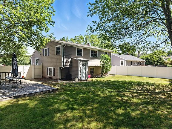 4th image of 55 Rogers Dr