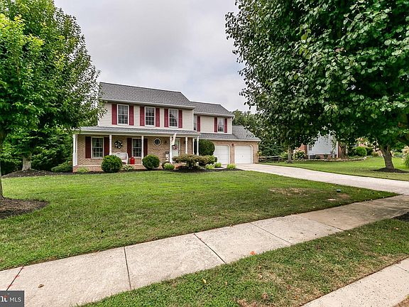 3rd image of 1827 Hamlet Pl N