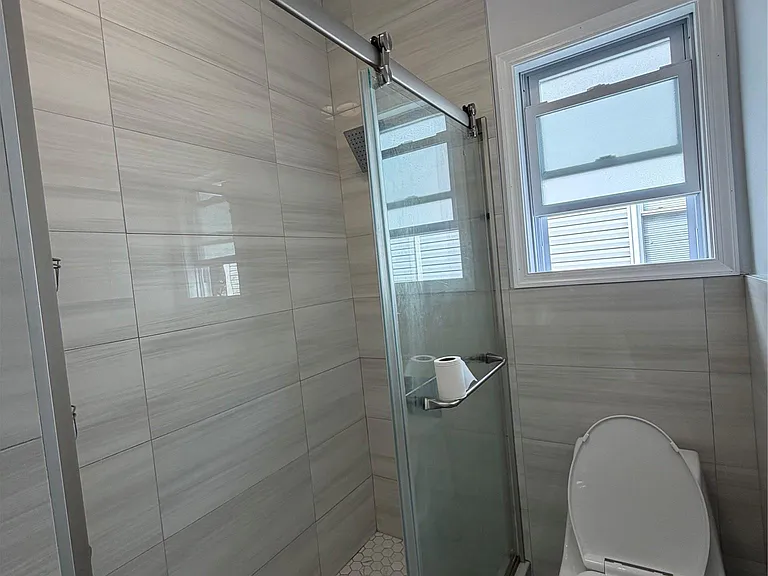 10 Edison Pl #2 — Photo 4