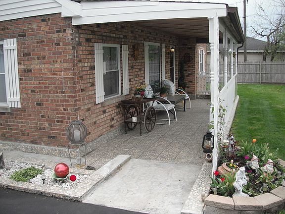 3rd image of 1809 W 55th St