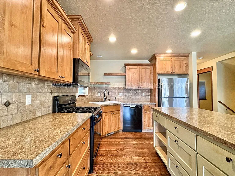 23732 N Lakeview Blvd — Photo 3