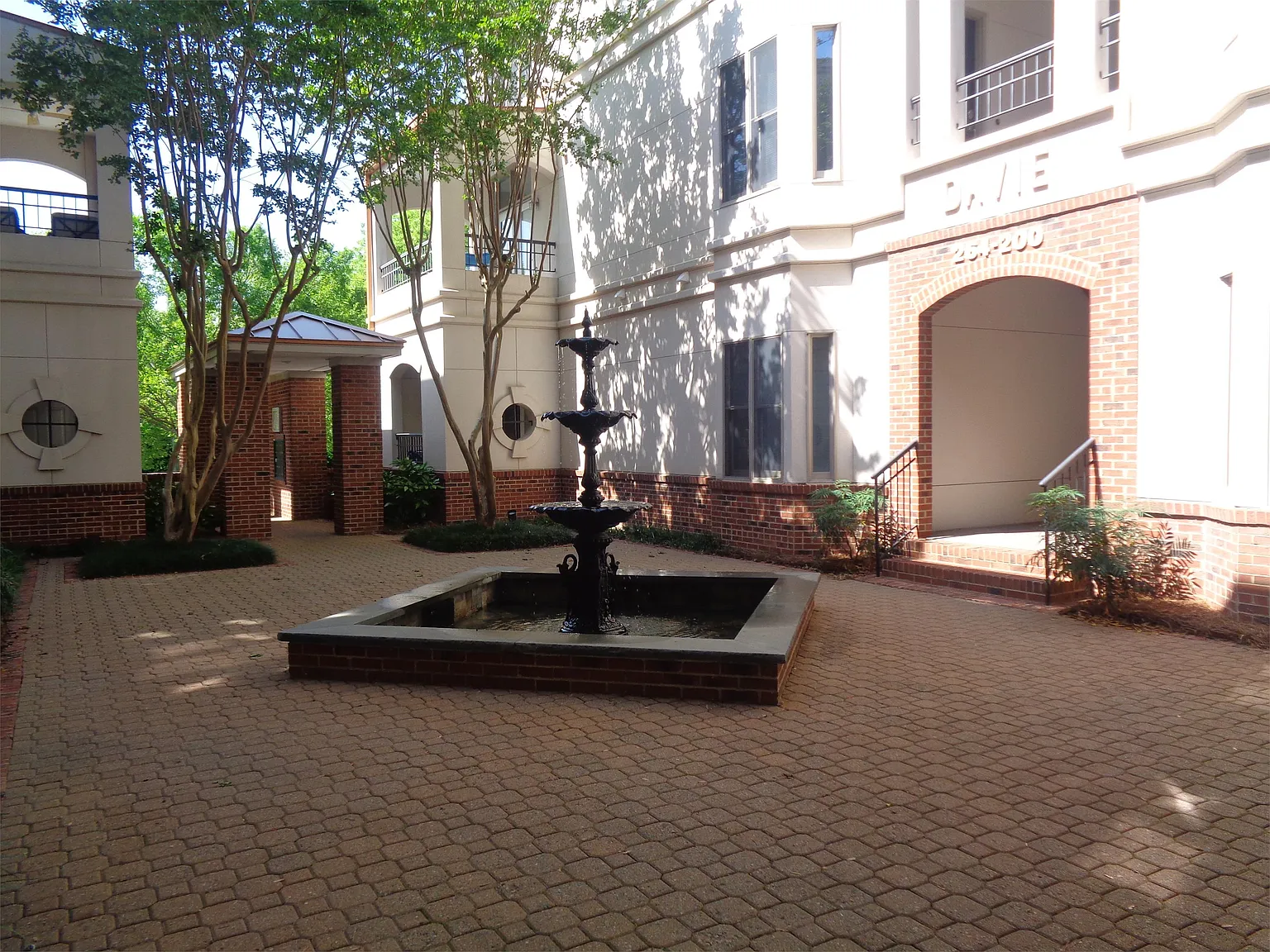 252 East Davie Street - 1 — Photo 3