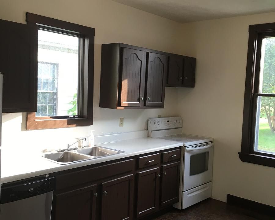 1st image of 372 S Main St