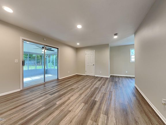 2nd image of 2244 LOOKING GLASS Lane