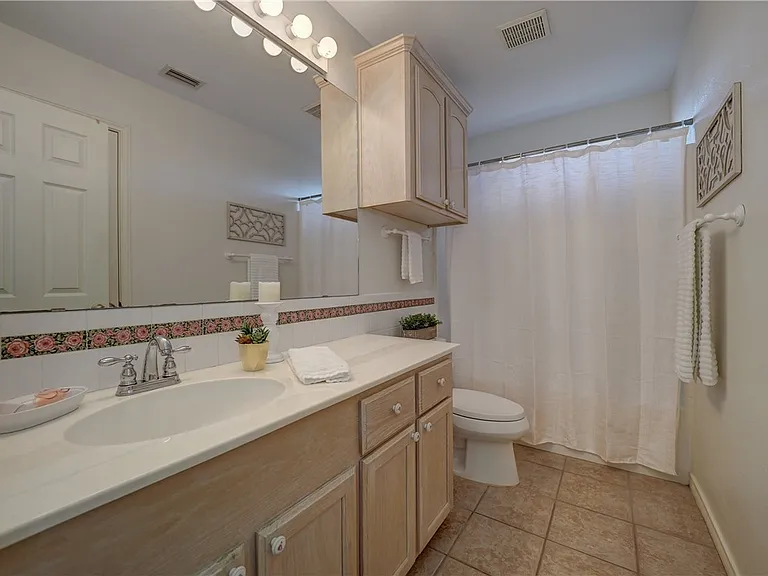 1343 Bayview Dr — Photo 25