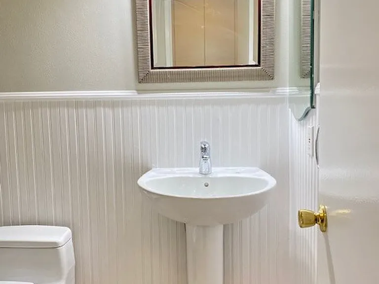 7084 Island Village Dr — Photo 26