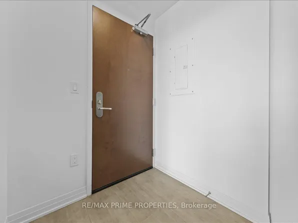 805 Carling Ave #3705, Ottawa, ON K1Z 7K7