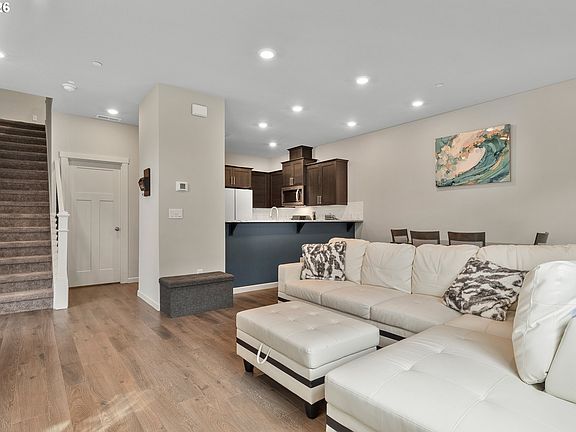 5th image of 2401 S Brookside Pl