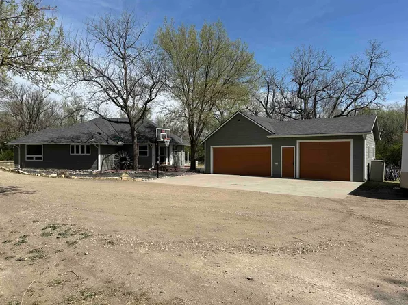 1608 W 27th St #A, Hays, KS 67601