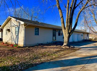 704 1/2 Arch St, Ottawa, IL 61350