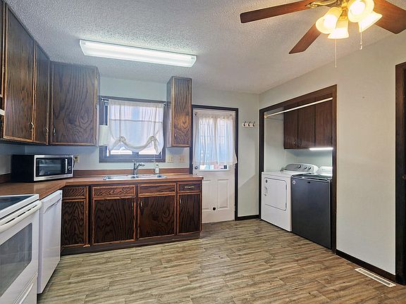 4th image of 322 Willow Ln