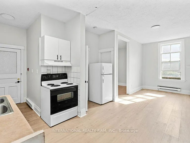 67 Ontario Ave — Photo 3