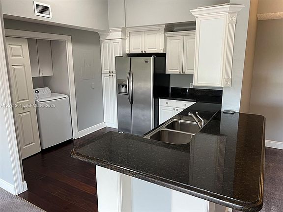 5th image of 6928 SW 39th St APT A303