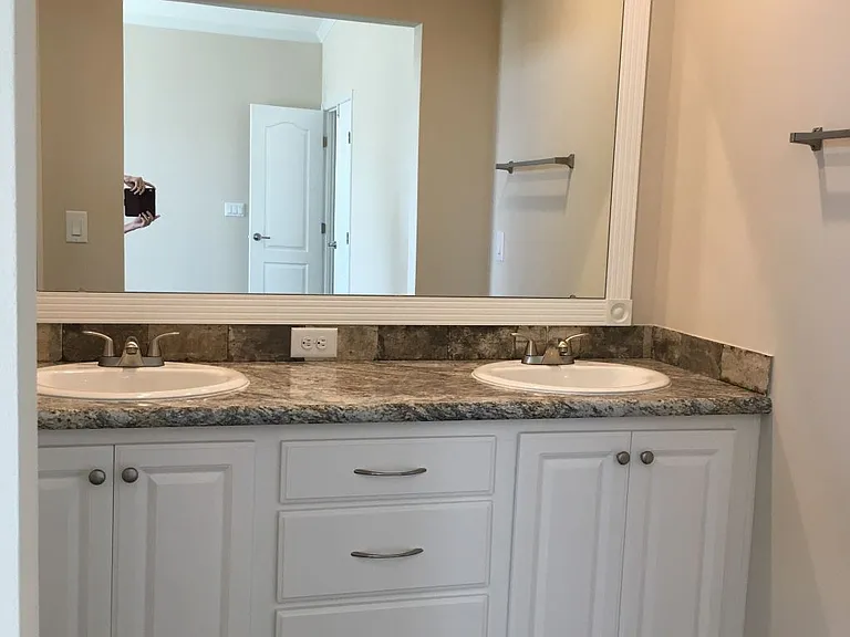146 Highland Dr #938 — Photo 9