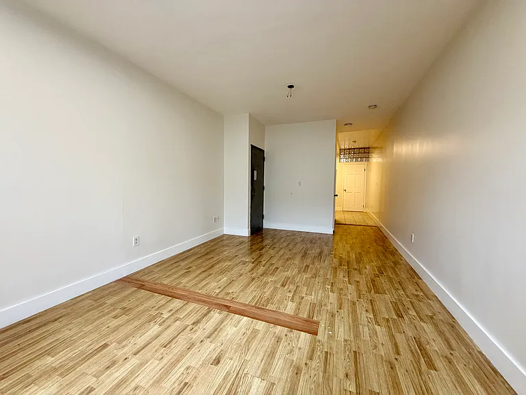 603 Seneca Ave #2L — Photo 2
