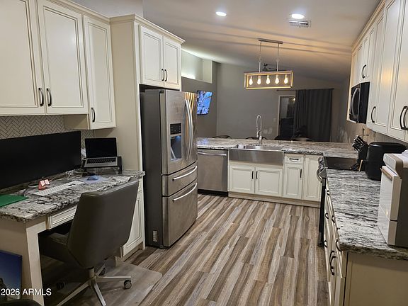 4th image of 1848 S VALLEY Drive