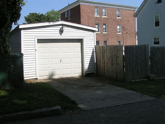 2nd image of 262 Anthony St