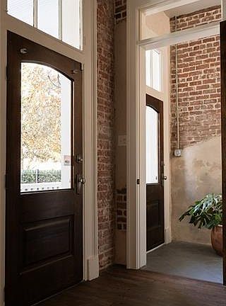 3rd image of 922-24 Melpomene St