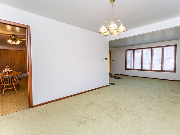 5th image of 17101 Jeffrey Ave