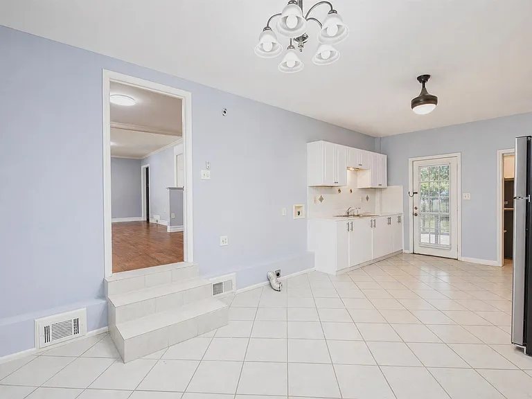 2107 Long Shadow Ln — Photo 9