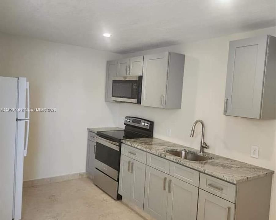 2nd image of 242 W 42nd St #1