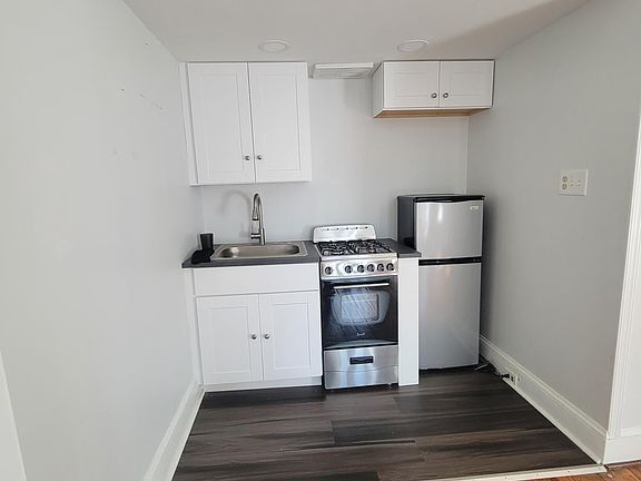 2nd image of 1112 Pine St #3R