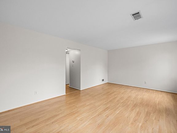 4th image of 1709 Westwind Way #10B
