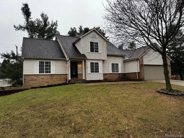 2120 Matthew St, Commerce Township, MI 48390