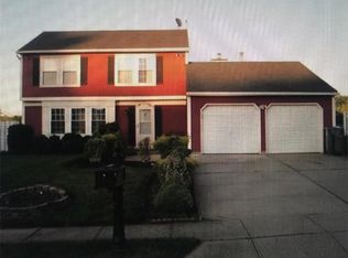 2 Wintergreen Ave E, Edison, NJ 08820