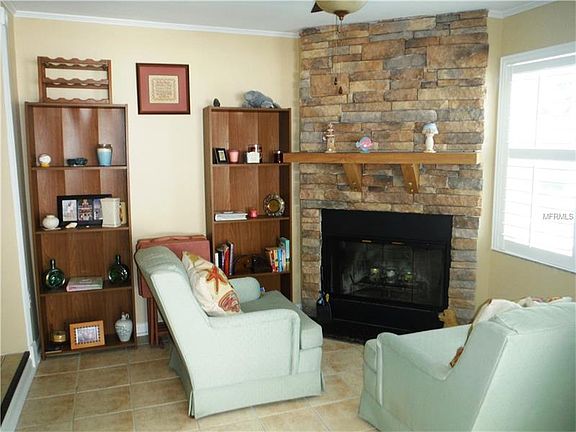 3rd image of 1905 Fairway Cir E