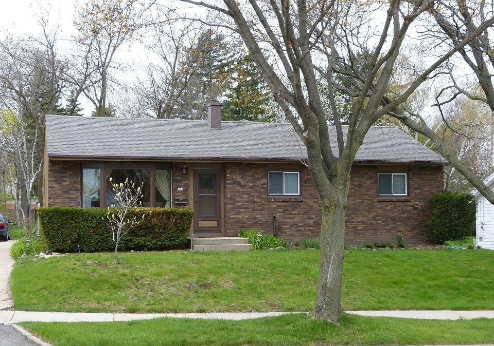 1st image of 543 N 93rd St