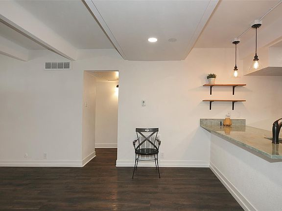 5th image of 1433 N Williams St APT 101