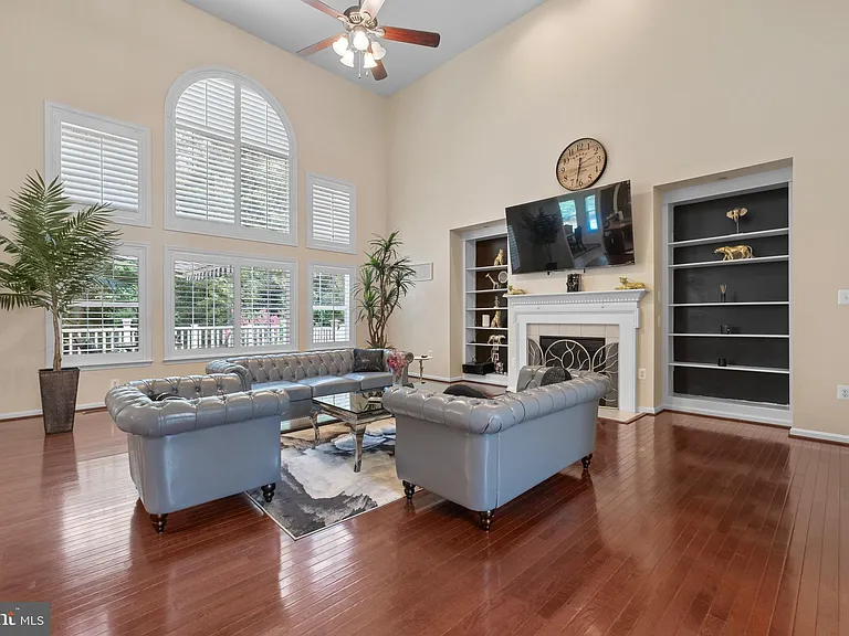 11810 Tregiovo Pl — Photo 9