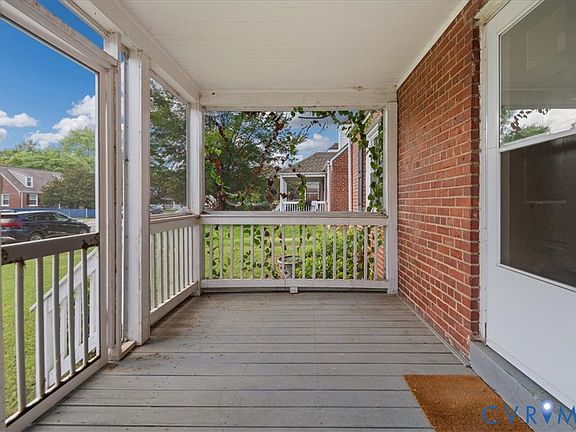 3rd image of 1016 Nelson St