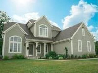 W133N6196 Hummingbird Way, Menomonee Falls, WI 53051