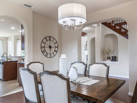 Formal Dining. Open Flow.