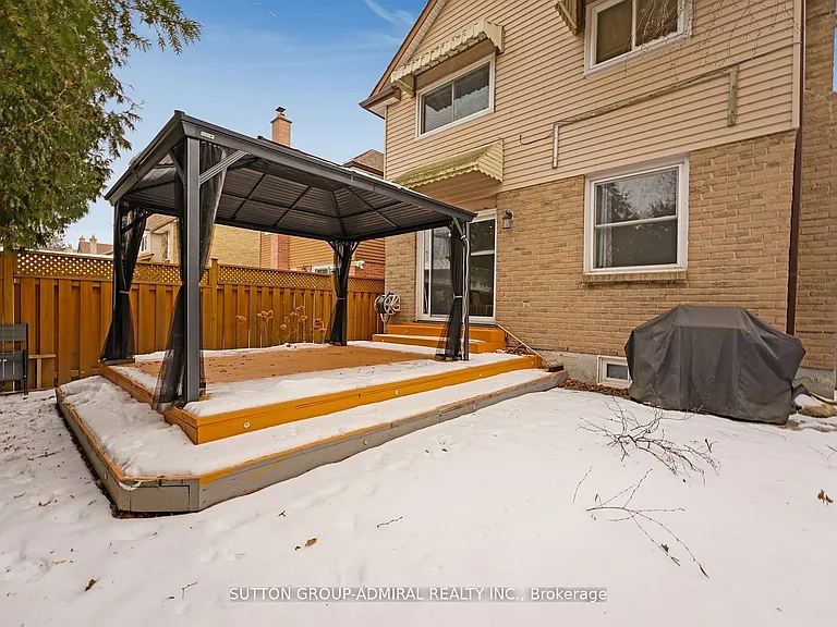 52 Garden Ave — Photo 37