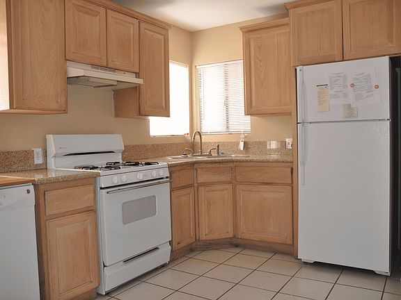 5th image of 10920 Farndon St
