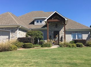 1030 Applewood Dr, Conway, AR 72034