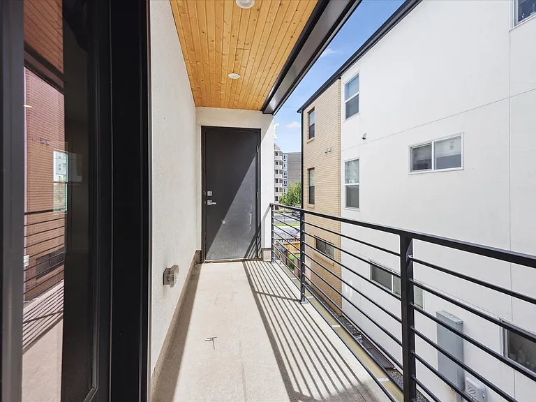 1419 N Irving St — Photo 20